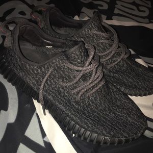 Yeezy 350 pirate blacks